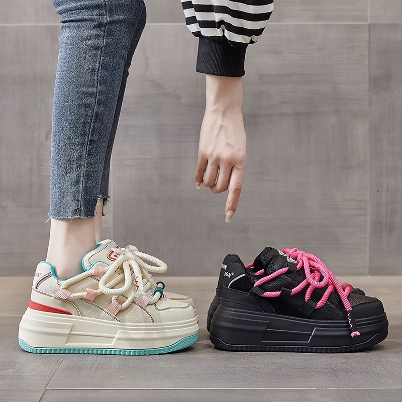 Pain en petits groupes en 2024, de nouvelles chaussures de skateboard antidérapant de nouvelles bonbons à la mode à la mode à semelles épaisses p