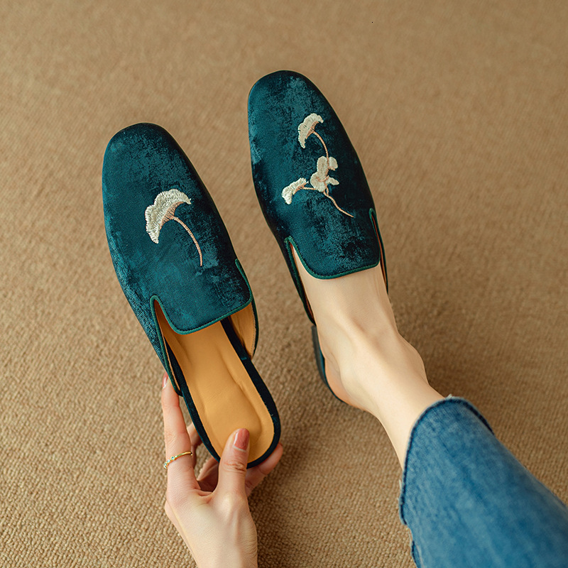 Women Casual Shoes New Chinese Silk Cowhide female sneakers With Elegant Temperament Flat Bottomed Round Toe Slippers Spring And Summer New Style Ba