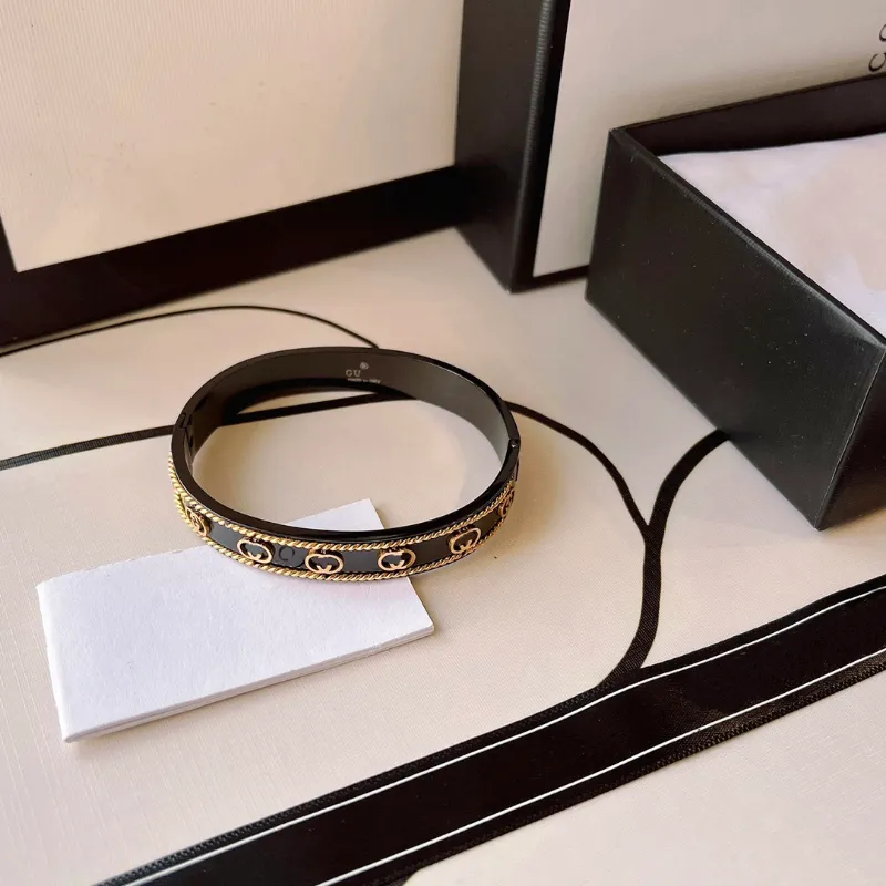 Designer Bangles Luxury Bracelets Bangle Brand Stamp Europe America Fashion Style Black Women Bangle Stainless steel Wedding Love Gift Jewelry bj