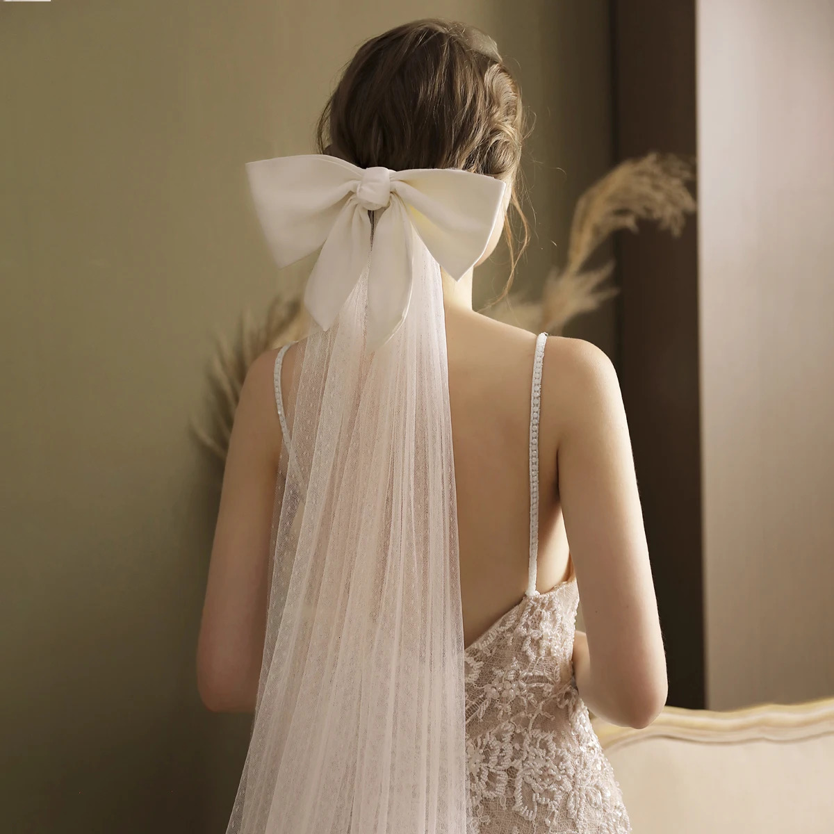 V824 Graceful Wedding Chapel Bridal Headdress One-Layer Dots Tulle Cut Edge Satin Bow White Long Bride Veil with Hair Comb 240624
