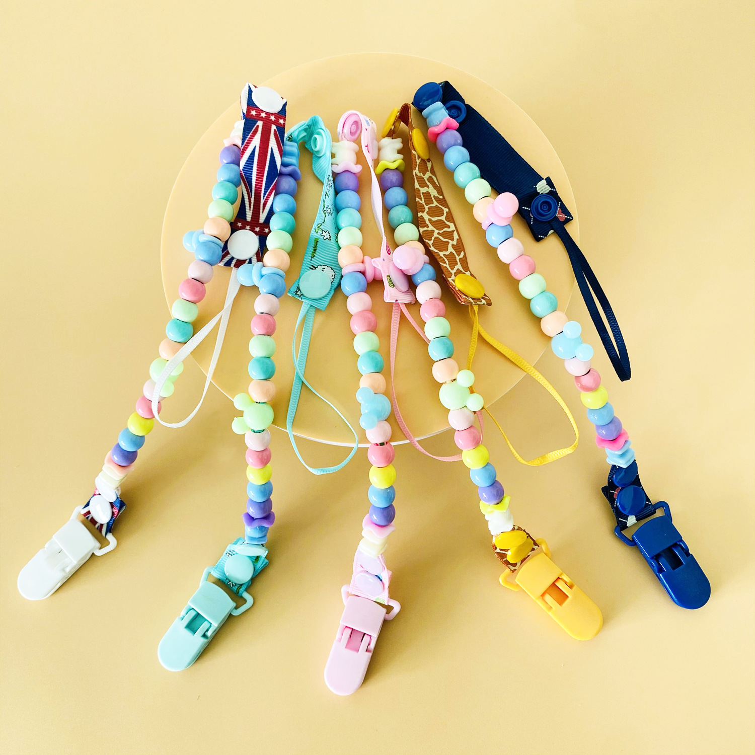 2023 new baby multi-color pacifier anti-drop chain pacifier with cute bracelet anti-drop clip handmade beaded clip