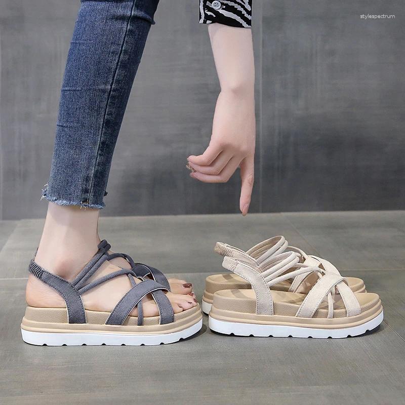 Slippers Sandales féminines 2024 Summr Vintage Open Toe Ladies coins pu cuir Mid Heel Beach Chaussures pour femmes Atos de Mujer