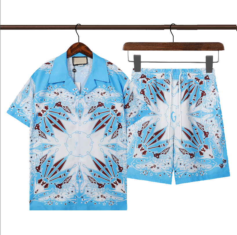 Chemises de créateurs de luxe Pockets doubles de mode masculine Bowling Tshirt Hawaii Floral Casual Silk Shirts Men Slim Fit Short à manches