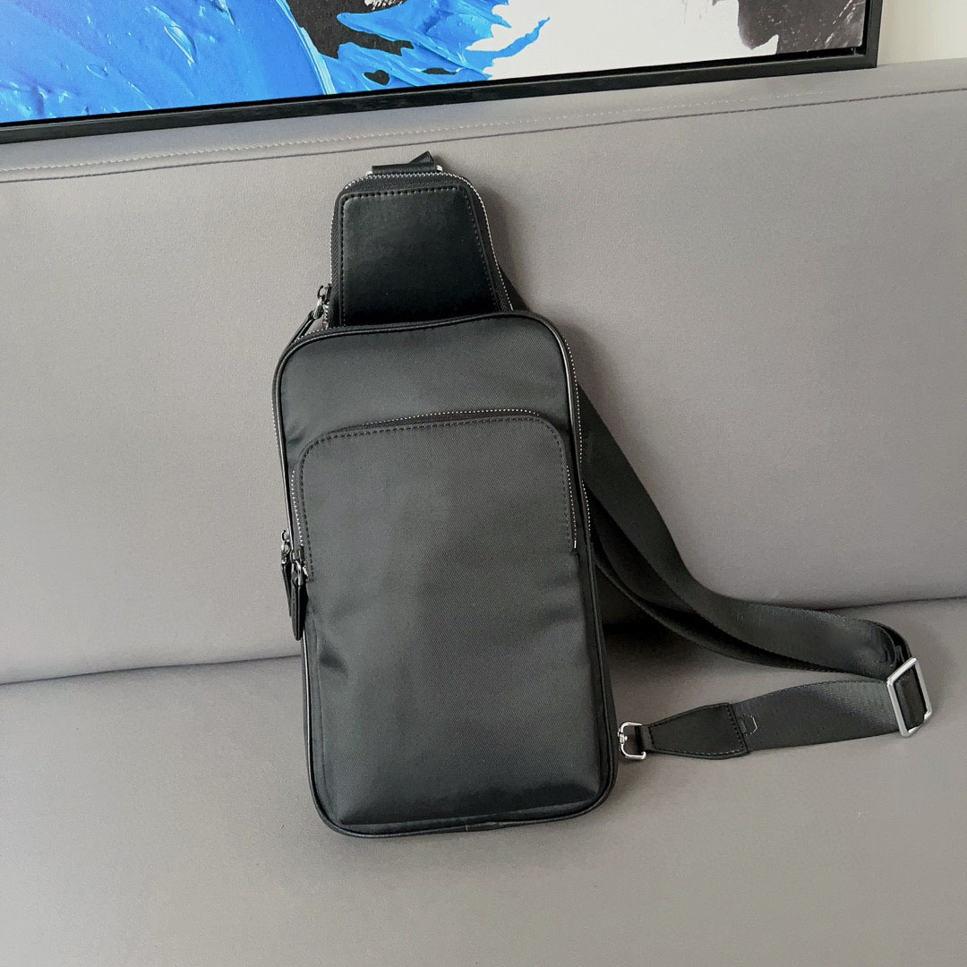 Designer classic men's chest bag, nylon casual shoulder bag, cross-body bag, classic backpack-image-934309530