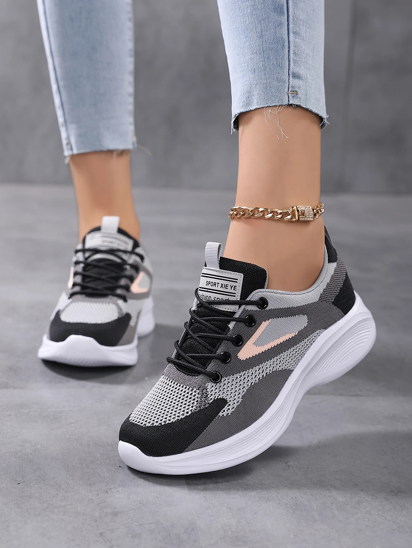2024 Chaussures de sport pour femmes chaussures de course noires noires chaussures de sport pour hommes chaussures de sport légères plus taille 2