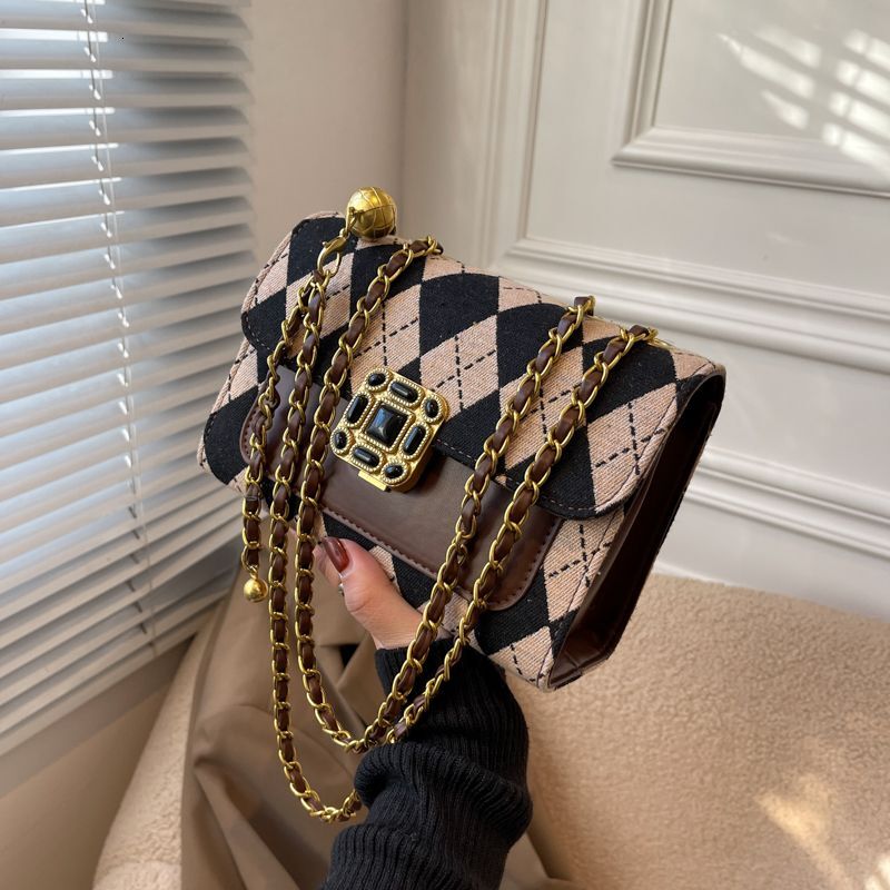 new trend model wrap This year s popular designer bag handbag for women fashion niche high end leisure diamond mesh chain crossbody
