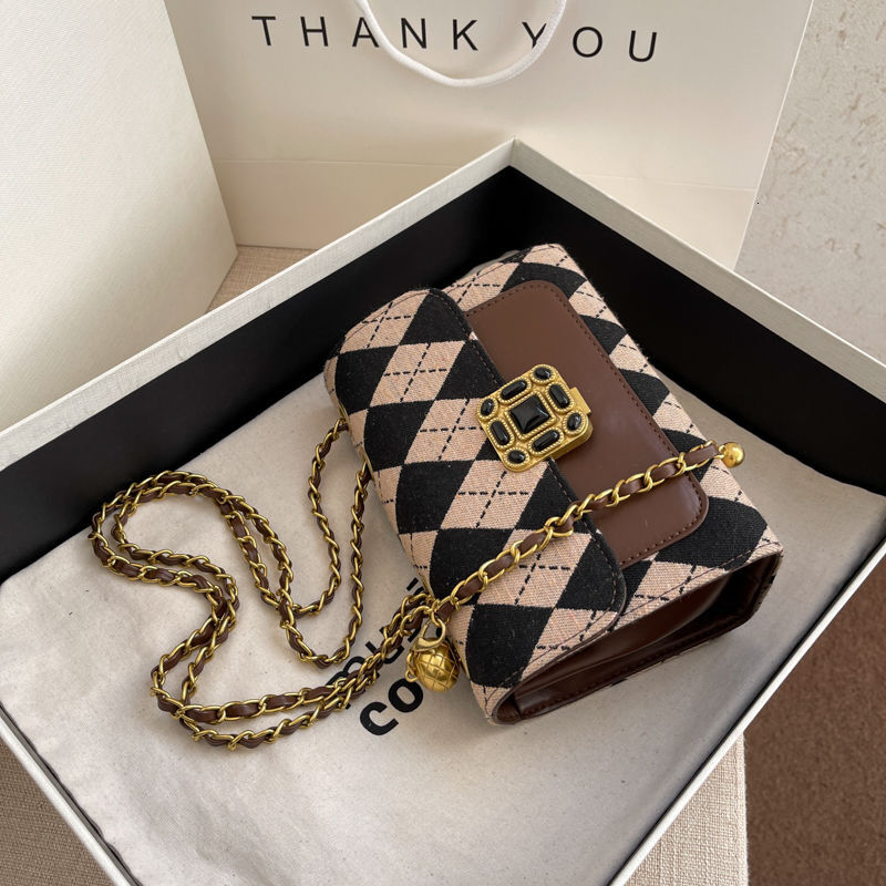 new trend model wrap This year s popular designer bag for women new fashion niche high end trend leisure diamond mesh chain crossbody bag