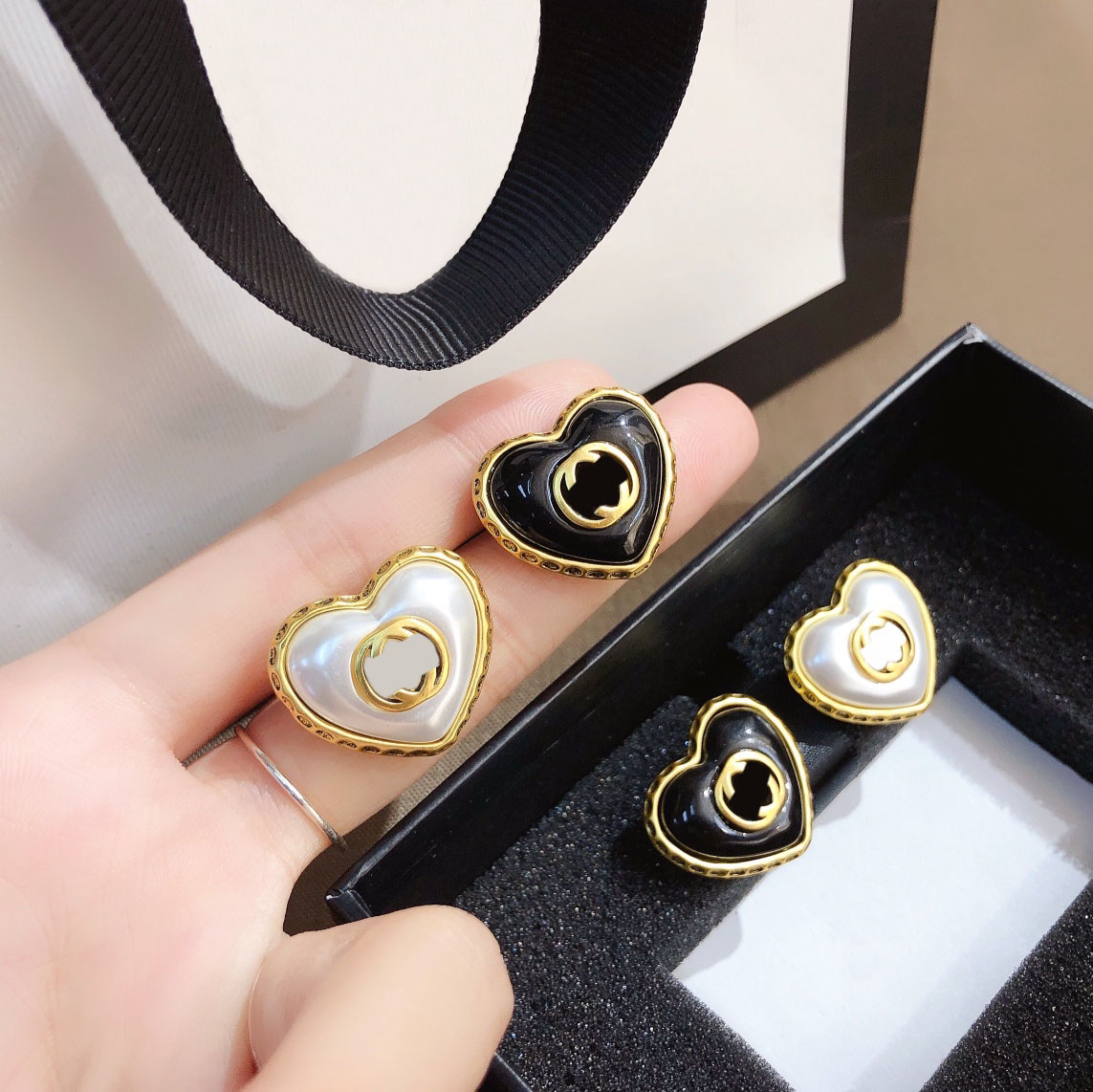 2 Colors Womens Designer Earrings Stud Ear Cuff Women Elegance Temperament Simple Ladies Copper Wedding Party Jewelry Accessories With box-image-769315633