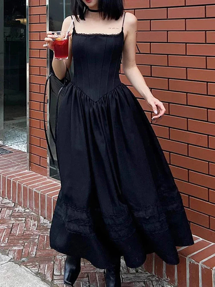 Decoration de robe plissée en dentelle noire A-Line Spaghetti Strap Back Robe Long Robe Punk pour femmes Dance de nuit Dance coréenne Gothic Sun