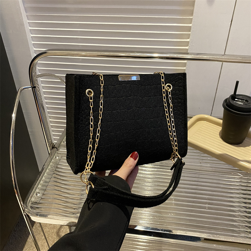 leisure new model Cross disciplinary niche women s casual chain summer trendy and wrap fashionable trend shoulder bag