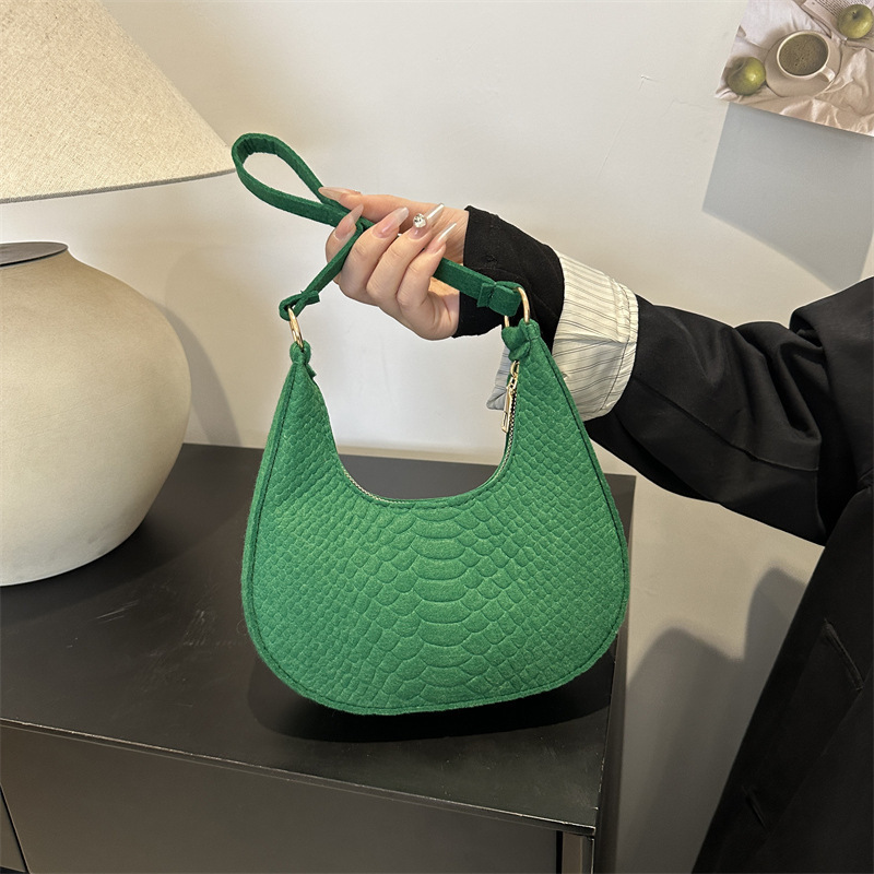 handbag new model New Designer Bag Women s Shoulder trend Fashion wrap Handheld leisure Crescent Niche Multi functional Felt