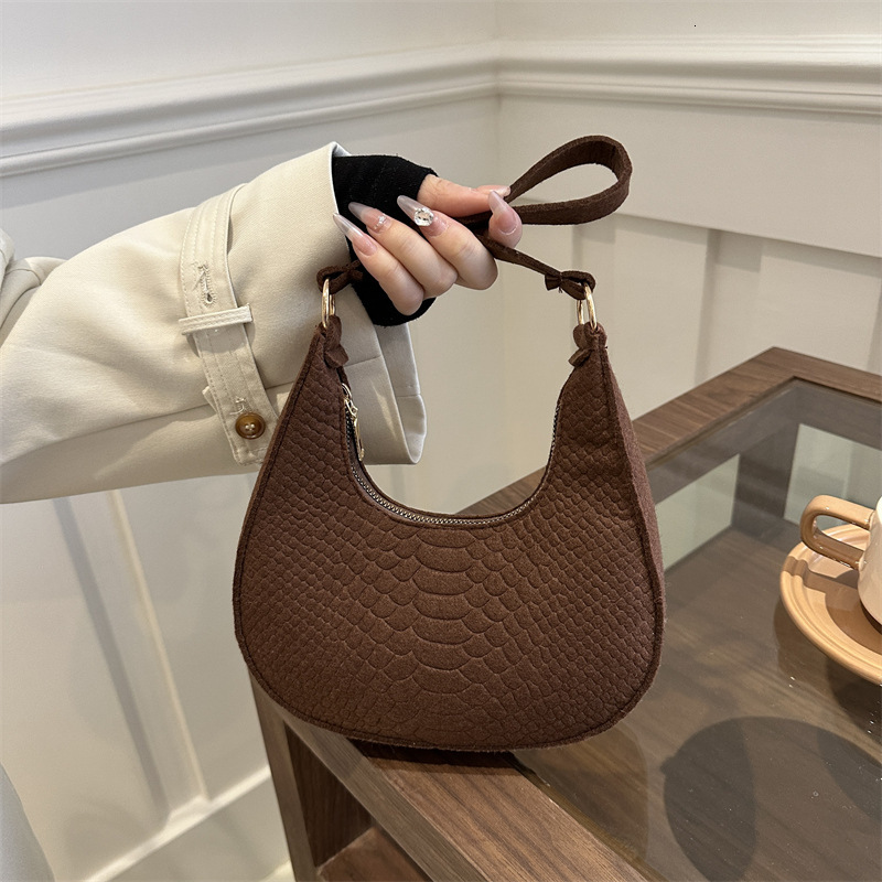 new model New Designer Bag Women s Shoulder Bag Fashion wrap Handheld leisure Crescent Niche trend Multi functional Felt Bag