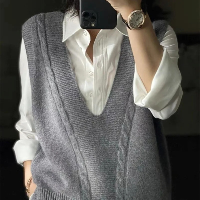 100% Pure Wool Cashmere Vest Womens V-neck Thick Sleeve Non woven Autumn Large Size Vest Knitted Vest 240929