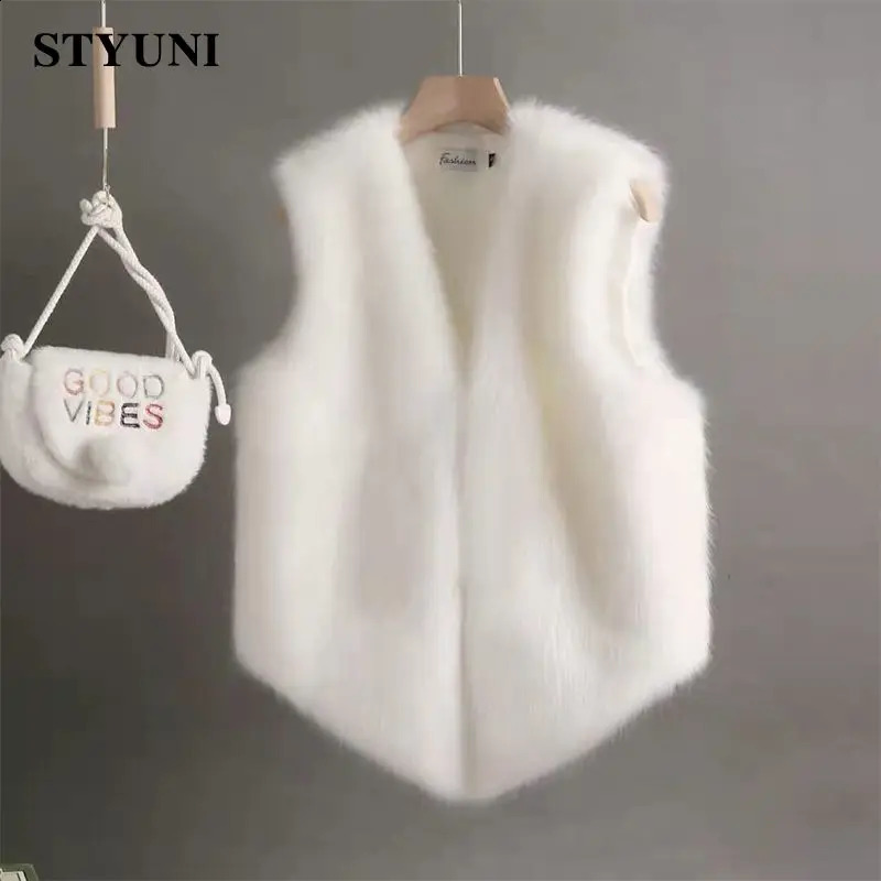 Thick and soft pure fur warm in winter womens collar jacket Korean fashion sleeveless jacket womens jacket 240929