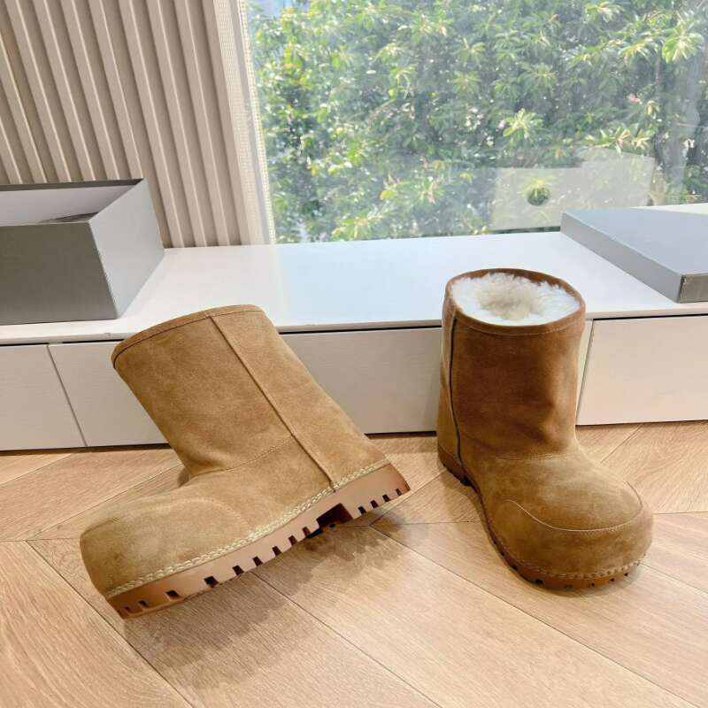 Chaussures de créateurs Alaska Fur High Boot P Fashion Men Femmes Bottes de neige Bottes de ski en cuir en cuir de veau en cuir en daim