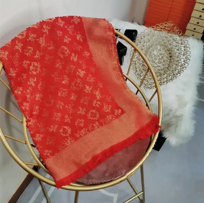 NOUVEAU Échantillonnage Écharpe des créateurs Luxury Femmes Silk Laine automne, écharpe d'hiver de mode 140 x 140 cm