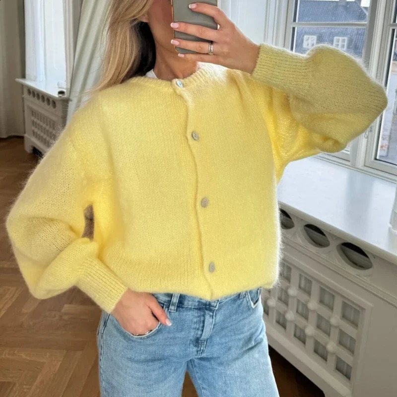Womens fashionable solid color cardigan spring and autumn buttons knitted jacket prefabricated jacket Y2K retro knitted sweater 240930