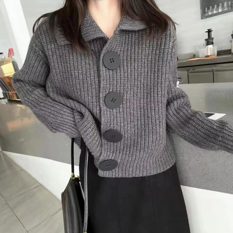Womens knitted cardigan wool sweater womens solid long sleeved loose and fashionable single breasted collar sweater jacket 240930