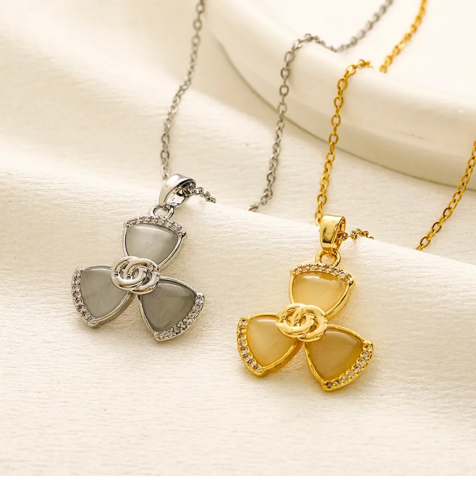 New Flower Inlay Crystal Pearl Pendants Necklaces Plated Stainless Steel Letter Choker Pendant Necklace Beads Chain Luxury Wedding Designer Jewel