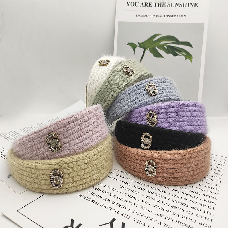Designer Hairpin Headbands Elastic Hair Hoop Handmade C-Letter Vintage Style Exaggerated Personality Temperament Headband home1-image-840082297