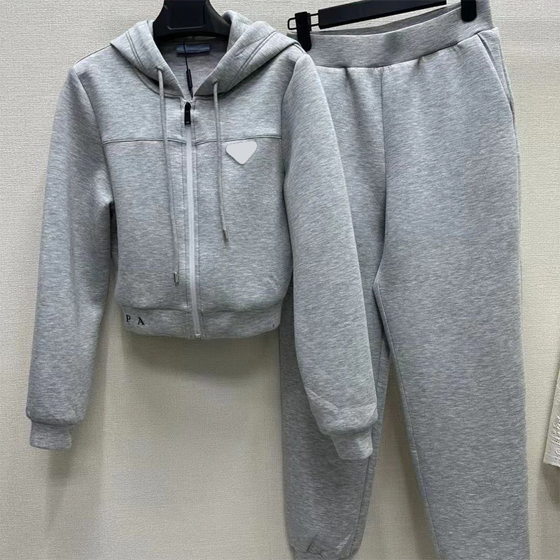 Fashions Womens Tracksuits Sports Suit Spring Autumn Trend Shorts Suits Girls Cloth with Tops Quality SML