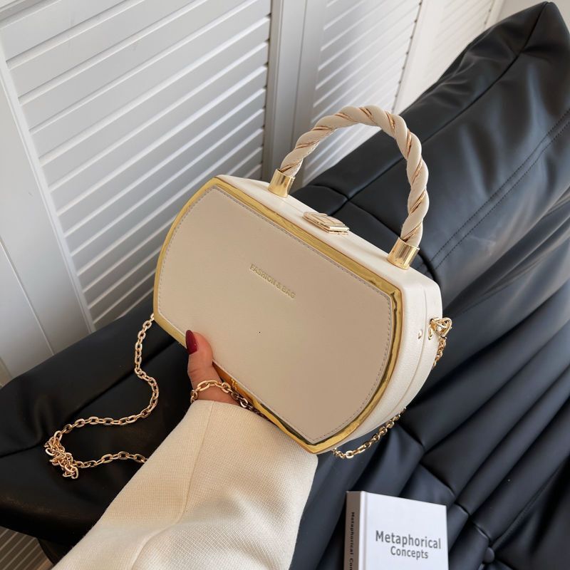 new trend model Women s High Quality Handbags New Fashionable French Niche Chain Box Bags Fashionable wrap leisure Slanted Small Square Bags