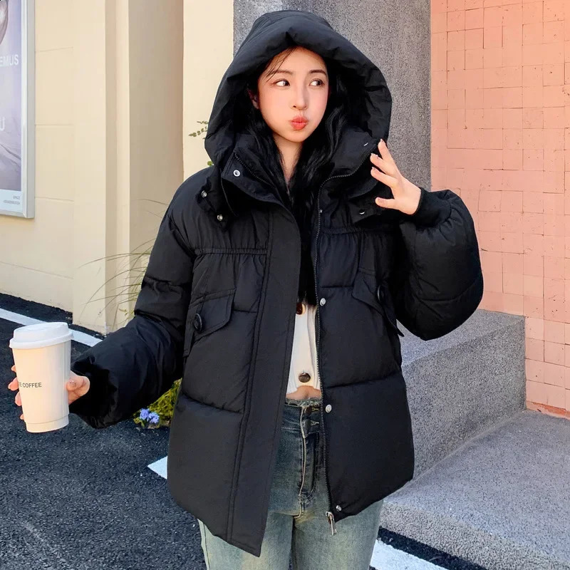 Veste à capuche pour femmes blancs d'hiver Veste chaude épaisse veste courte veste femme ultra-mince coton tampon de base top 241007