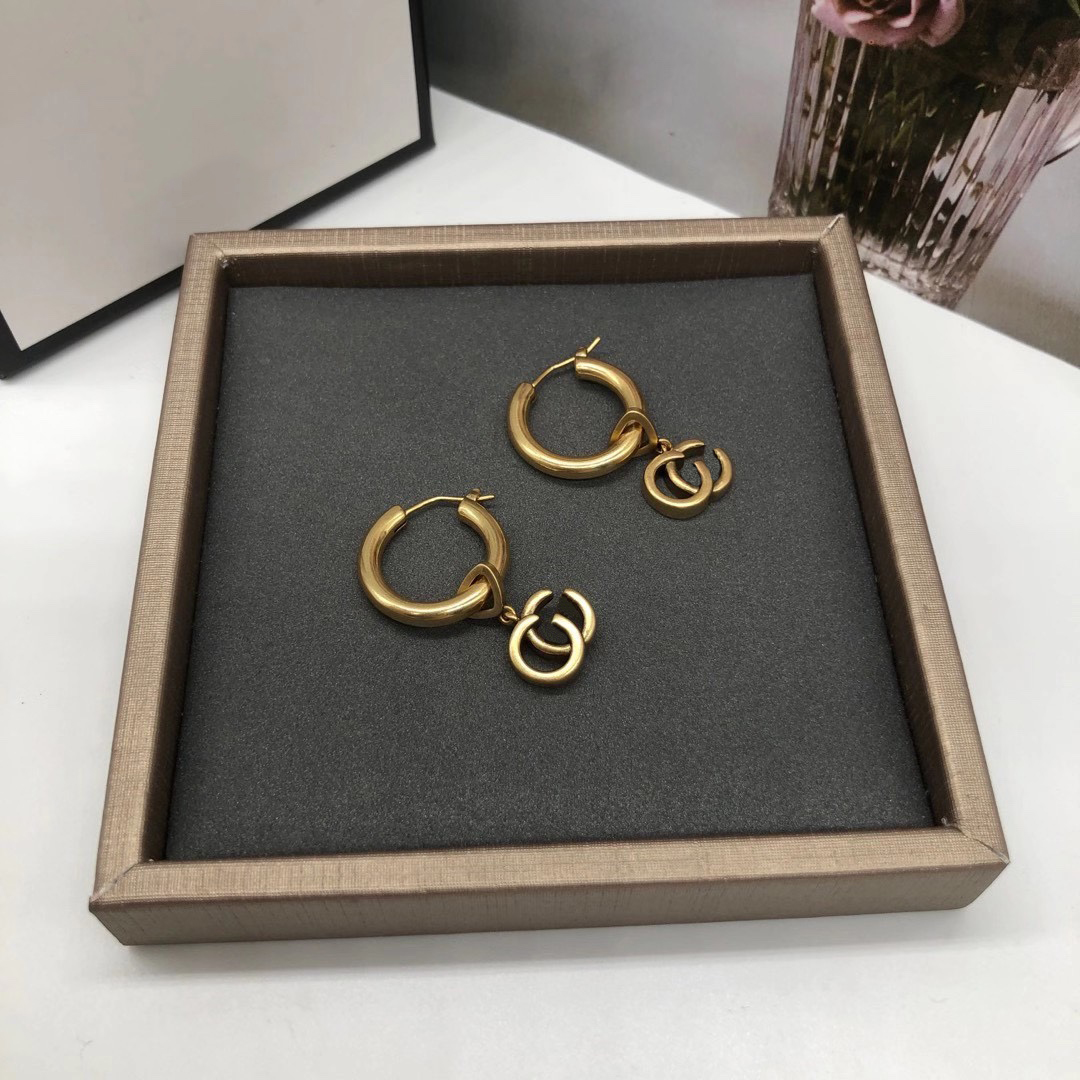 Women Fashion Designer Stud Earrings Top Quality Gold Color Simple Style Brass Engagement Earring
