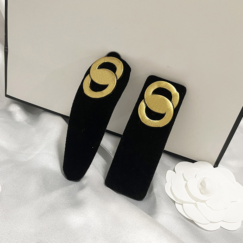 Luxury Barrettes Designer Womens Korean Medium Velvet Simple Design Black Hairpin BB Clip Leisure Hairclips Fashion Square Hairpin Versatile Hair
