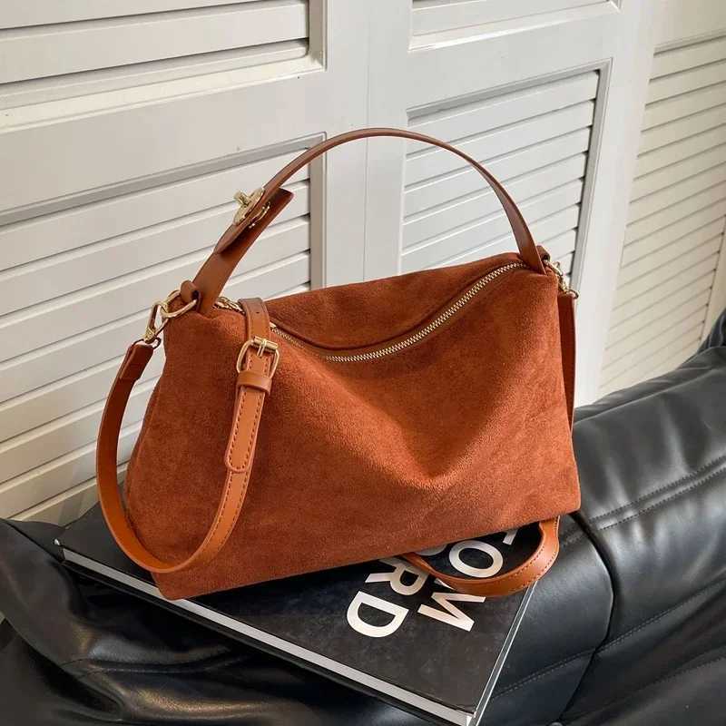 Fashionable Zipper Suede Simple Shoulder and Cross Body Bag Solid High Quality Womens Handbag 2024 Classic Edition Z241009