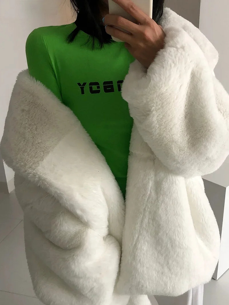 Winter warm artificial fur coat super thick white fluffy womens long sleeved loose casual Korean style fashionable street clothing coat 241007