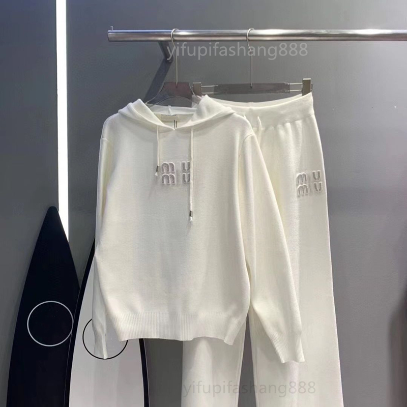 Ensembles de deux pièces pour femmes Vêtements de créateurs de pulls de luxe italien pour l'automne blanc veste blanche tricot à sweats à capuche