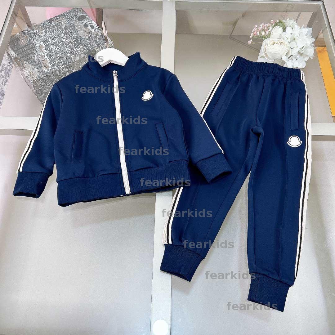 Baby Jacket Designer Luxury Mabet For Kids Letter Soft Children Vêtements Sports Tenue de sport Filles Boys Classic Clothing Sett Cotton Coton -2
