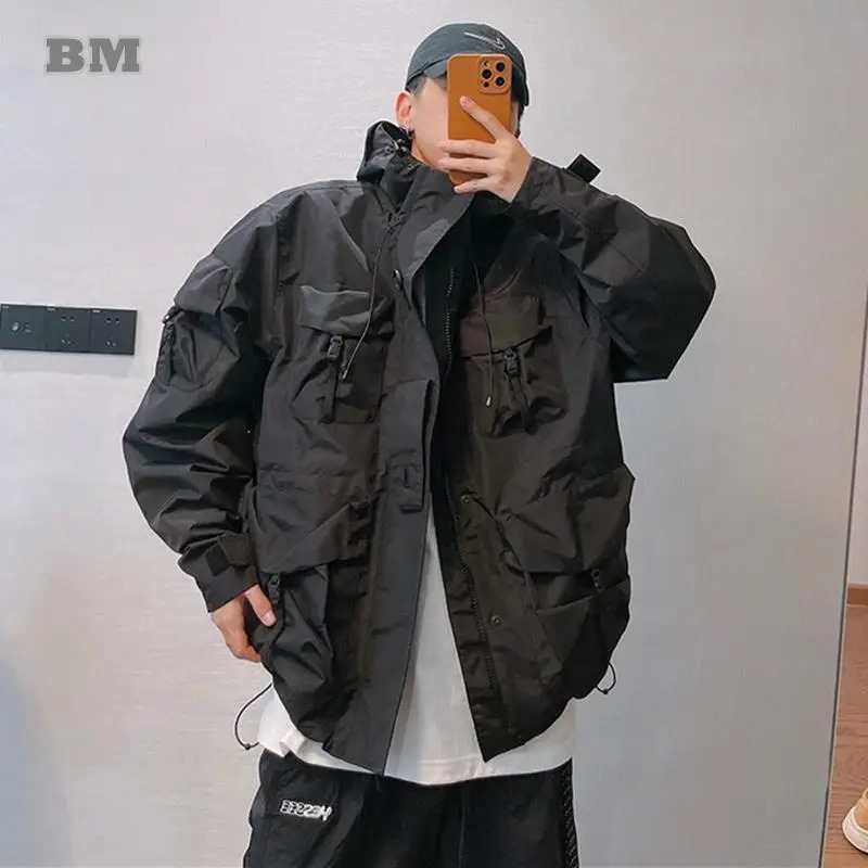 Outdoor windproof multi pocket hooded cargo jacket Japanese street clothing waterproof jacket Harajuku casual tactical mens clothing 241007