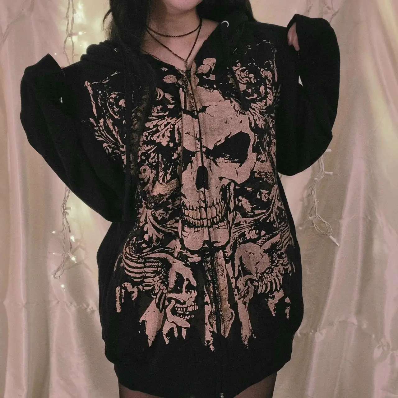 Top rétro européen et américain Les dames Y2K Pullover Slim Spicy Girls apprécient les sweats à capuche et les pulls à imprimé crâne en automne e