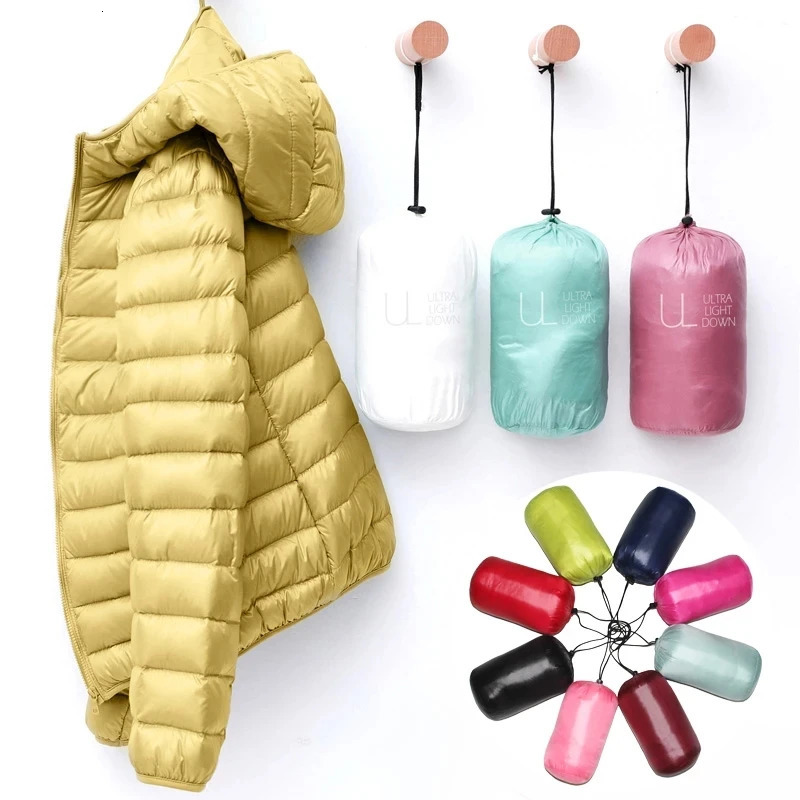 90% ultra-thin down jacket for women in autumn and winter ultra-thin short hooded warm white duck down coat Parka womens portable jacket 241010