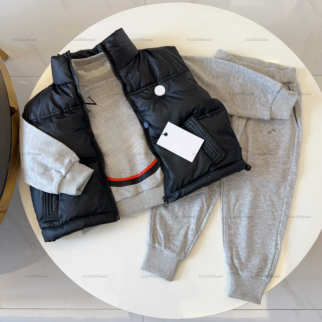 Nouvelles survêtements Pullage bébé ensemble Enfant à trois pièces Ensemble Kids Designer Vêtements Coton Vest Round Nou Sweat à sweat et pantalo