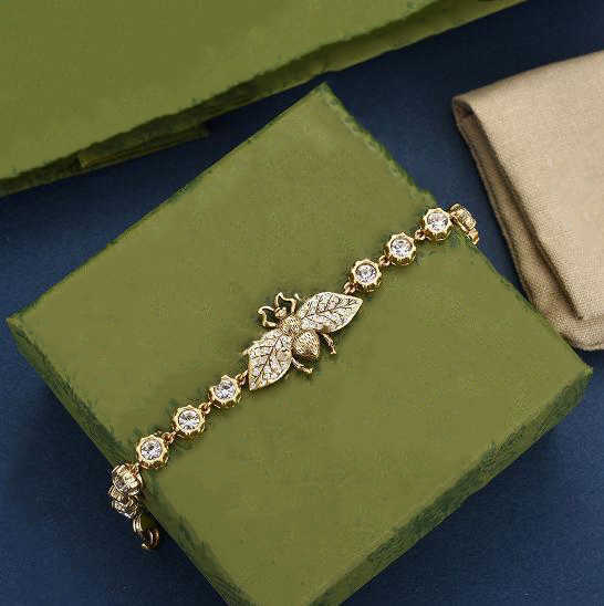 Charm Bracelets Designer Bracelet light luxury European and American retro classic bee diamond bracelet fashion simple birthday gift 2025