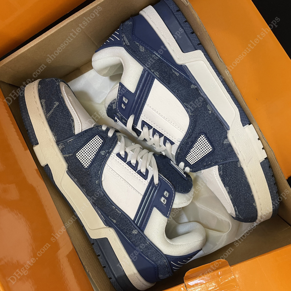 New Designer shoes flat sneaker trainer Embossed Casual shoes denim canvas leather white green redblue letter fashion platform mens womens traine