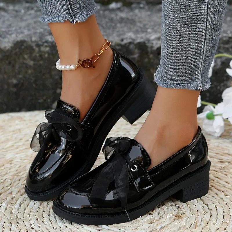 Chaussures de robe Femmes Chunky Mocassins Mode Bowknot Cuir Verni Mi Talons 2024 Automne Femme Marque Designer Pompes Mujer Zapatillas
