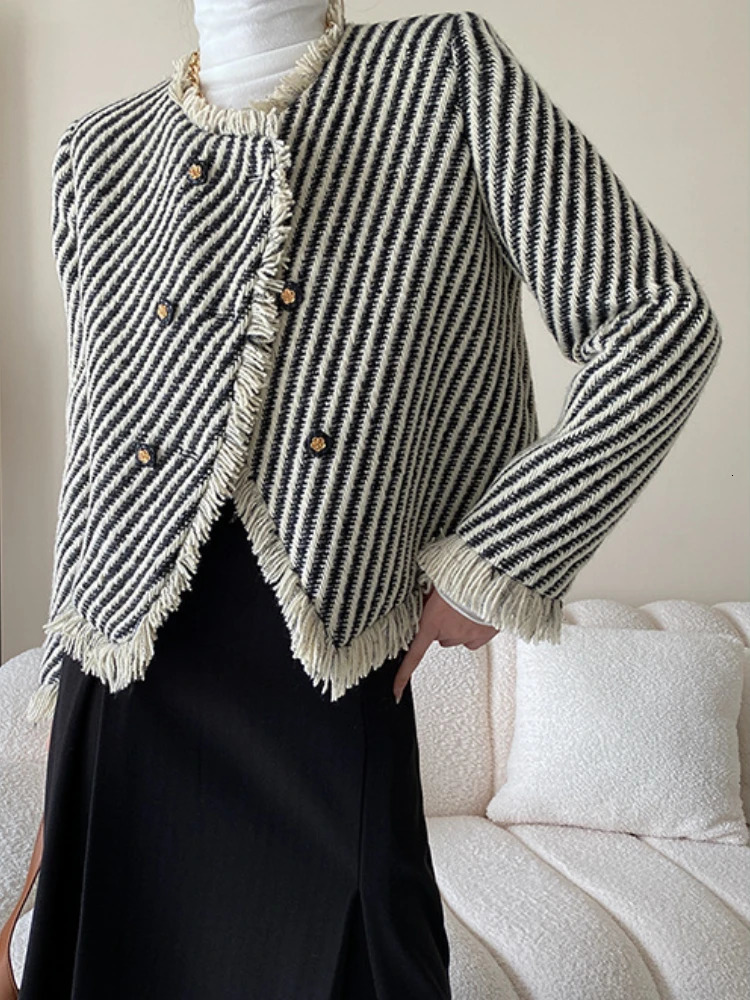 Twill Tassels Womens Jacket Temperature Elegant Double Chest Jacket Womens Korean Fashion Black Short Thick Winter Jacket Womens 241010