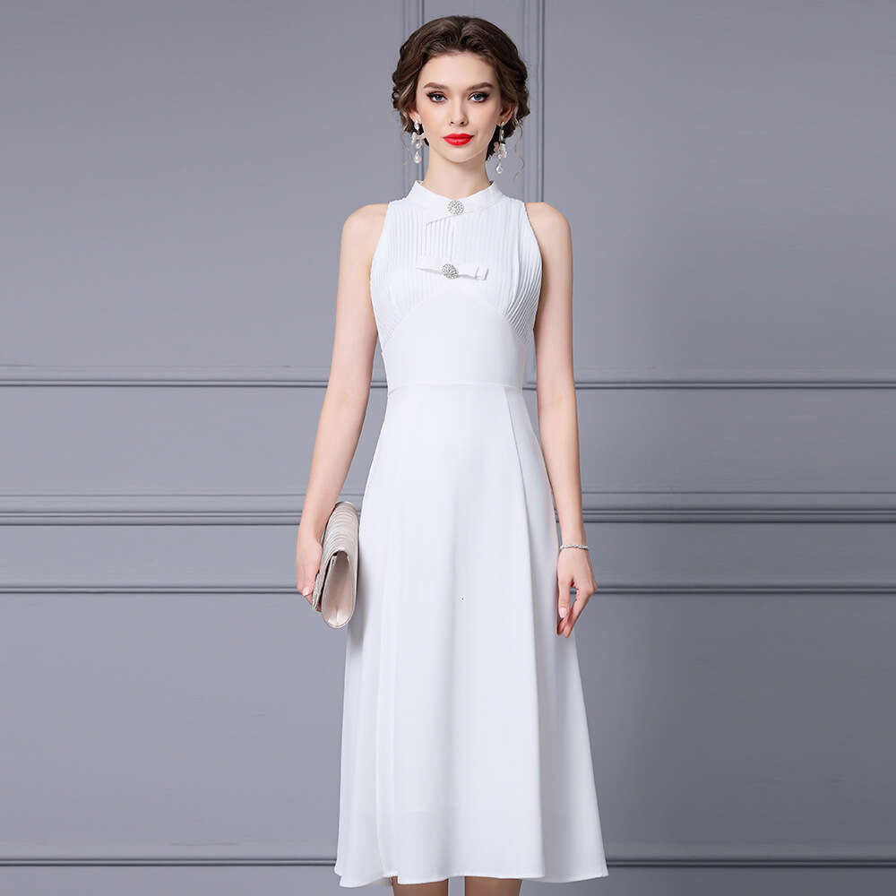 Robe de banquet haute taille patchwork plissée collier debout digne et atmosphérique robe sans manches blanches 2024 nouveau produit robe en dent
