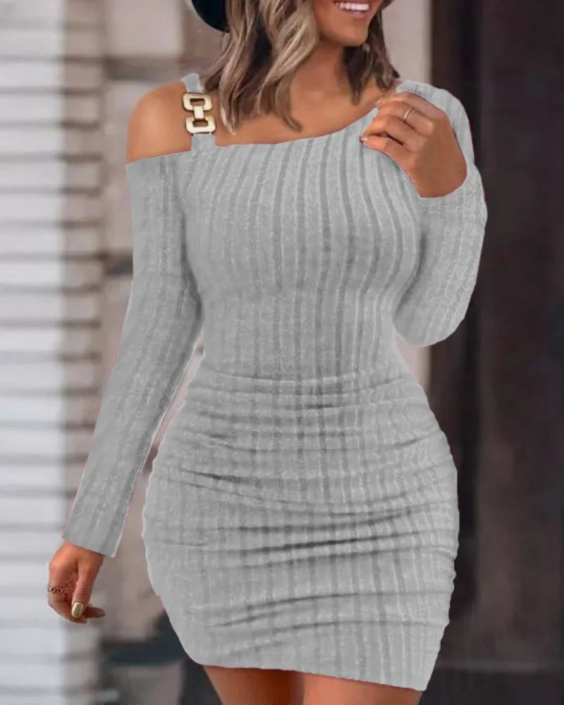 Mini robe à épaule à chaîne sexy pour les femmes Automne Fashion Bodycon Conte à manches longues pour les femmes Hiver Trickt Tank Top 241018
