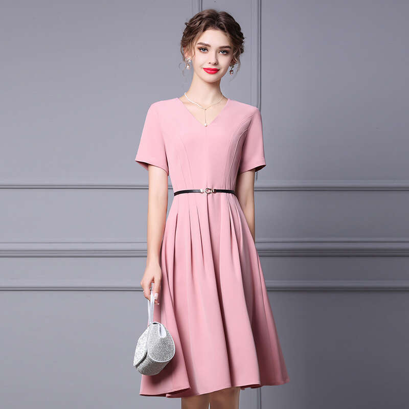 Robe rose en forme de poire Figure 2024 Été Nouveau Tempérament à col en V Ladylike à manches courtes à manches courtes à manches
