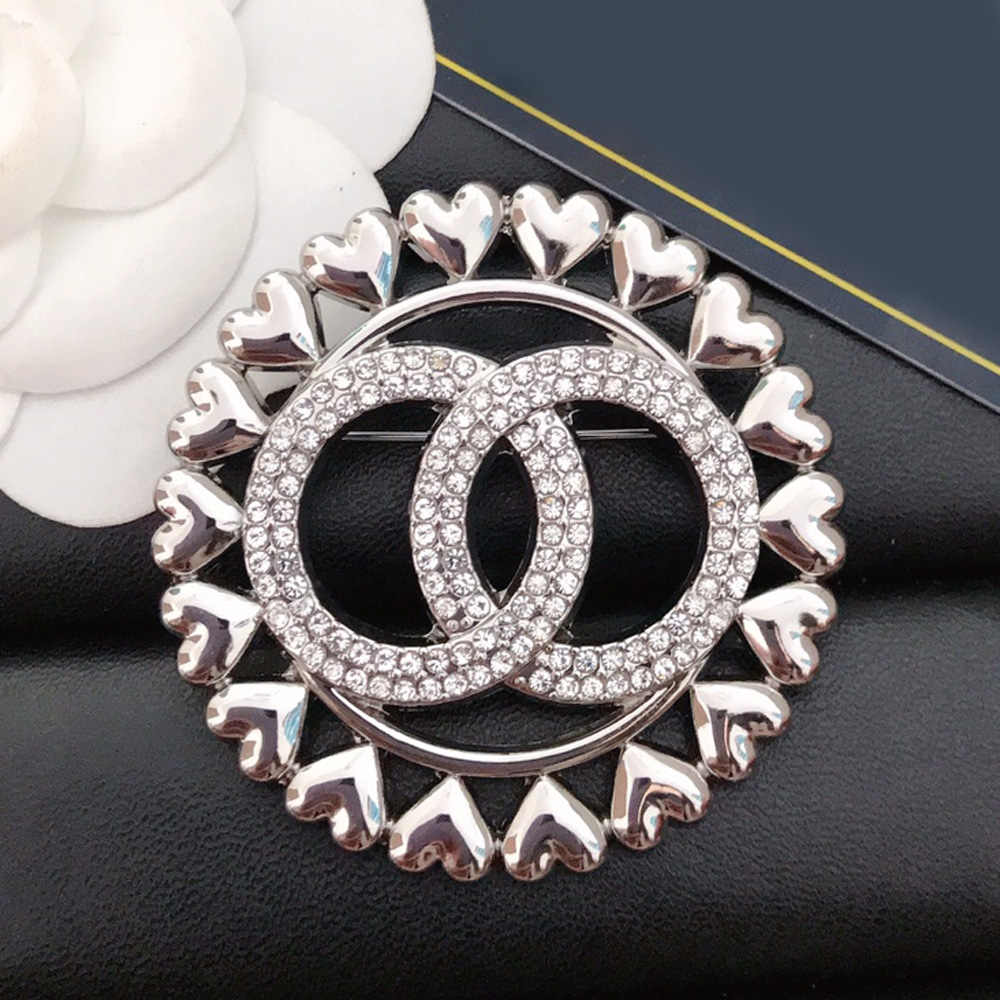 Fashion Women Men Designer Initials Pins Brooches 18K Gold Plated Inlay Crystal Rhinestone Jewelry Brooch Pearl Pin Marry Christmas Party Gifts A