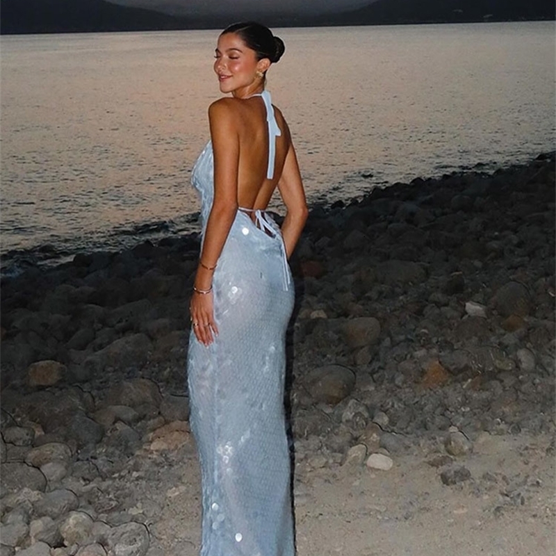 Paillettes perlées arrière sans robe longue sexy lacet up mince robe de plage de licou mince dame élégant été basse robe robe fête des vacances 2