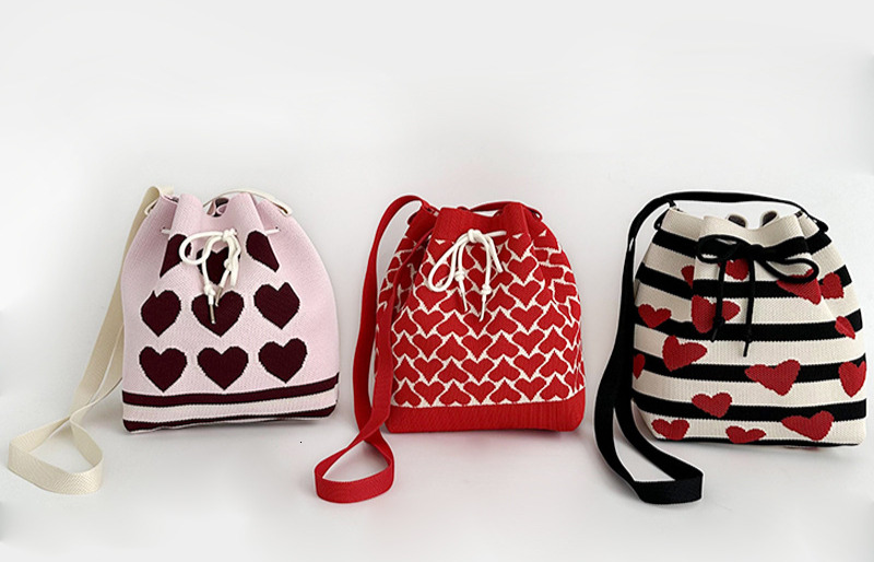 Épaule en tricot pour femmes, design de niche de style coréen, sac simple, décontracté, mignon, polyvalent, sac à crampon ondulé, sac de seau à b