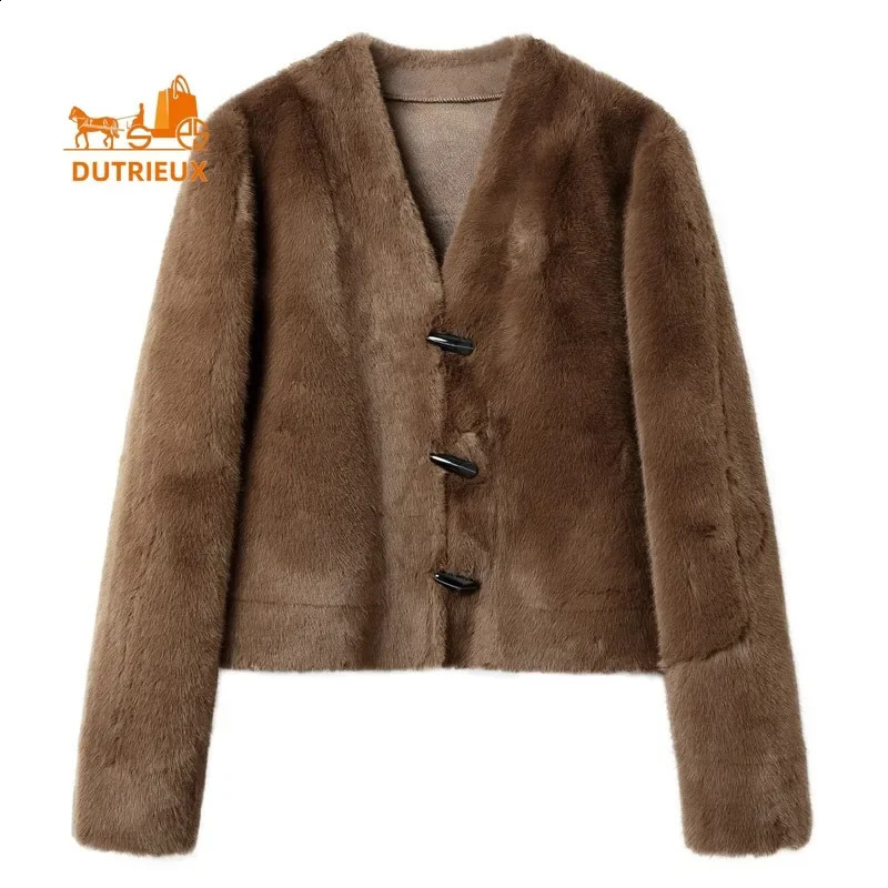Mabille d'hiver pour femmes de haute qualité en V-col court en vrac réalité réelle top simple et chaleureux adapté aux manteaux de fête 241015