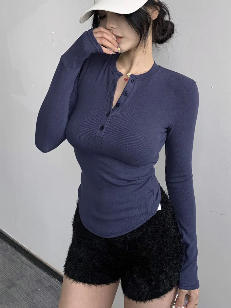 T-shirt basique à manches longues à manches longues à manches longues avec un ourlet de courbe irrégulière Pure Coton Ultra-Thin Top Solid D494 2