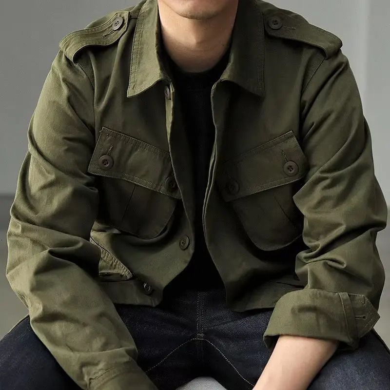 Military cargo jacket mens spring and autumn multi pocket solid color retro combat jacket mens M42 classic bomber Chaquetas Hombre 241015